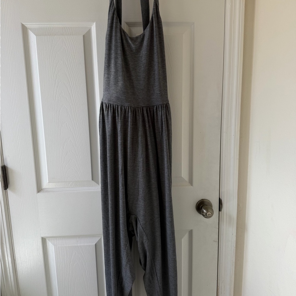HALARA Gray Sleeveless Jumpsuit Romper